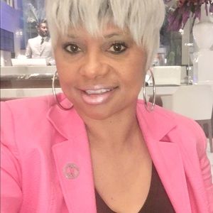 Meet your Posher, Cynthia